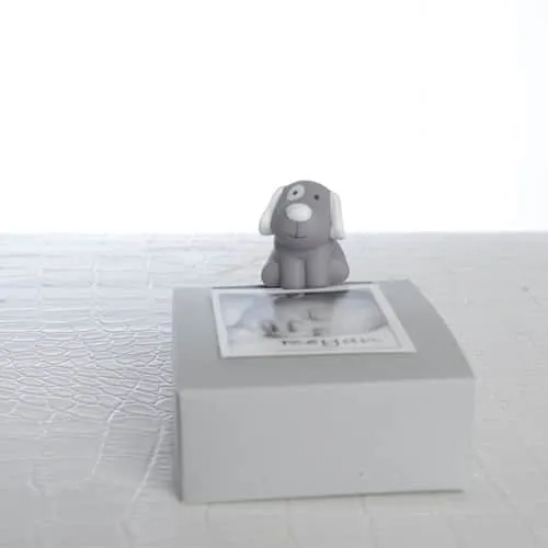 Clip chien blanc – dragées baptême
